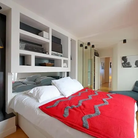 Апартаменты Au Coeur St Germain Париж